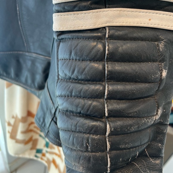 Vintage Leather Jacket - Erel Hamburg Size 40. Perfectly worn in. - Picture 7 of 17